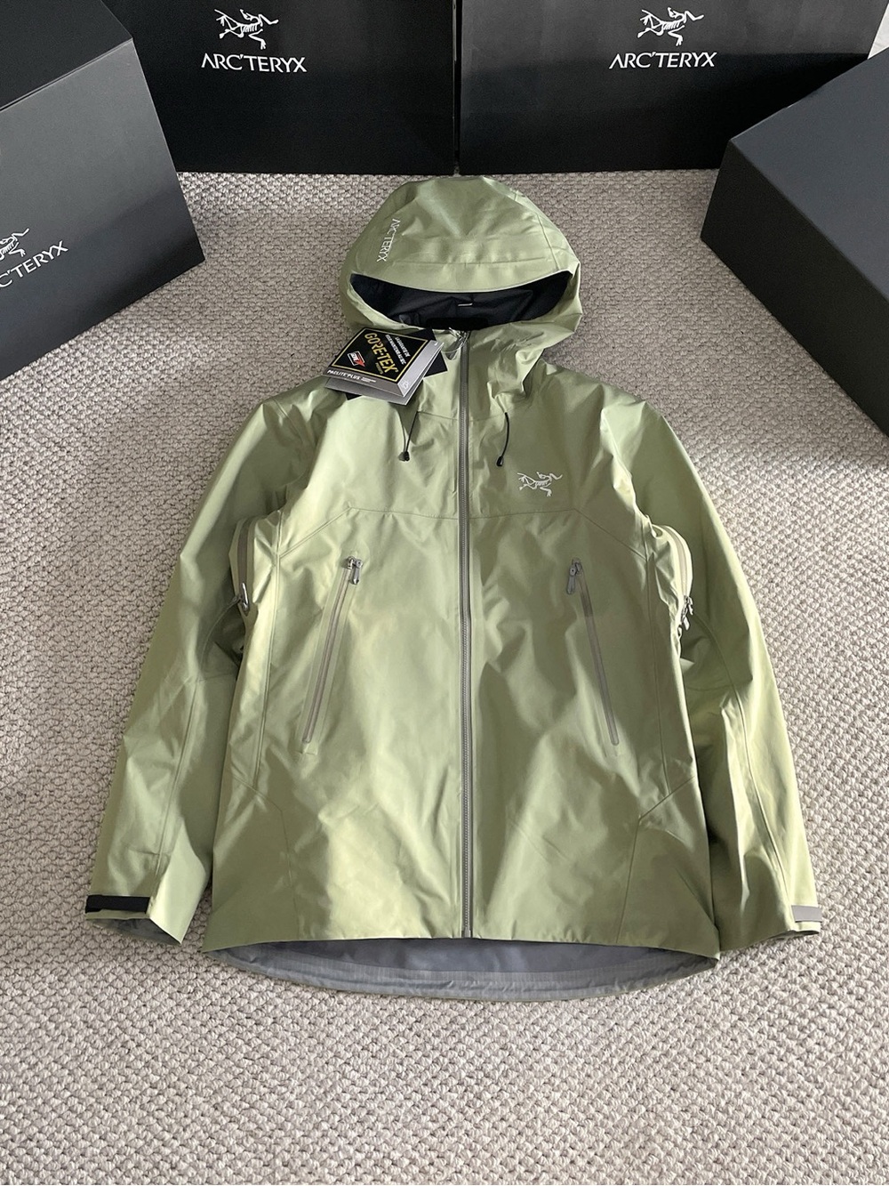 Arc'teryx Men's Waterproof Hooded Jacket - Sage Green